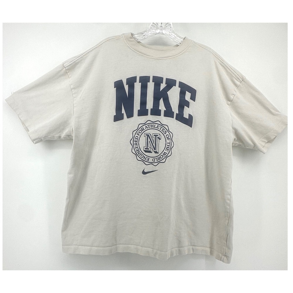 Nike Mens Oversized Graphic T-Shirt Beige Tan Collegiate Logo M Medium Short Slv